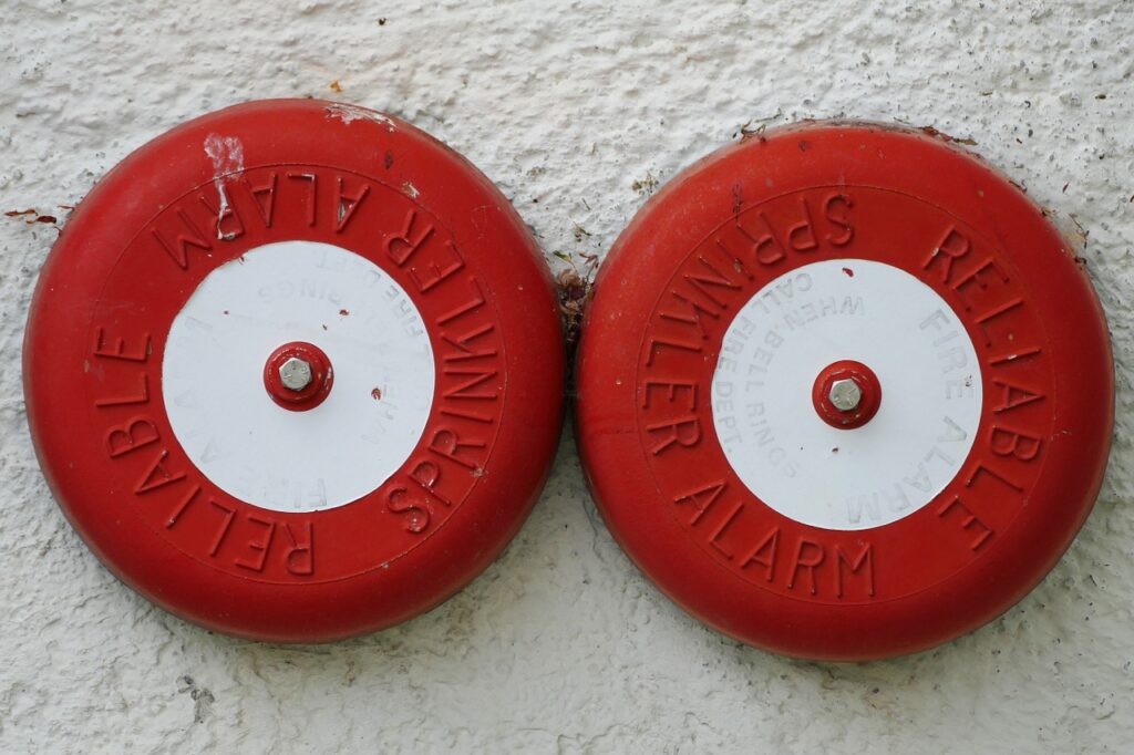 fire alarms, sprinkler system, fire alarm-1502143.jpg