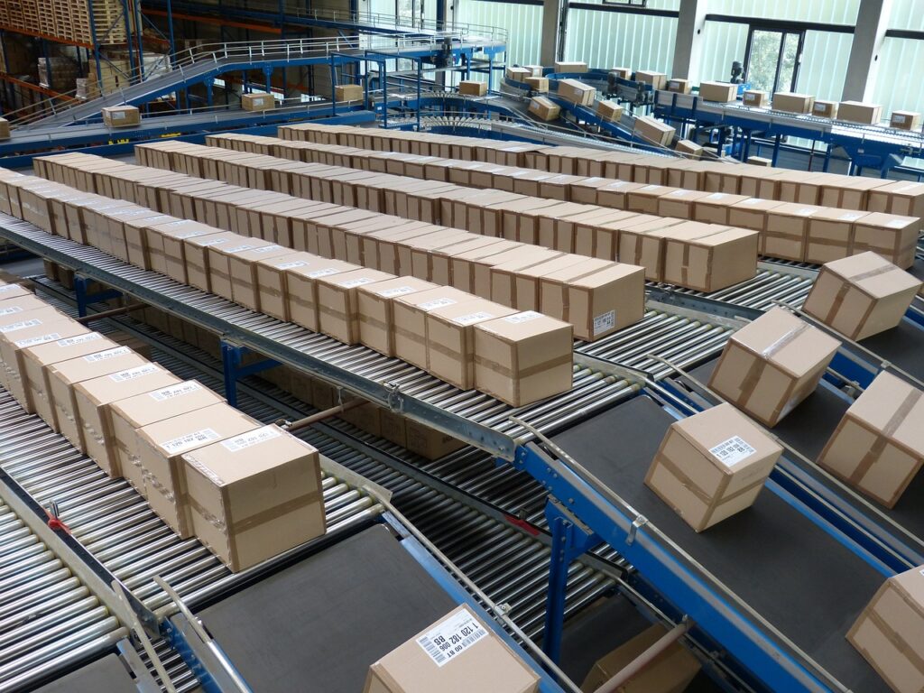 logistics, warehouse, transport-852936.jpg