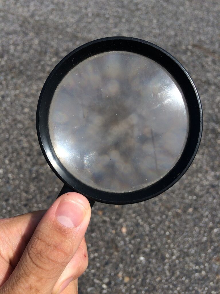 hand, magnifying glass, discover-1701969.jpg